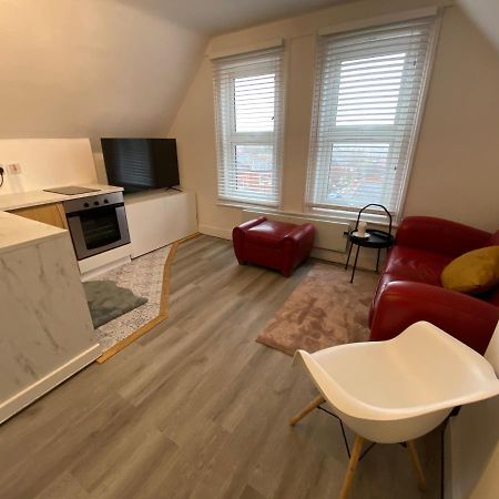 Апартаменты Cosy Flat In Лондон Экстерьер фото