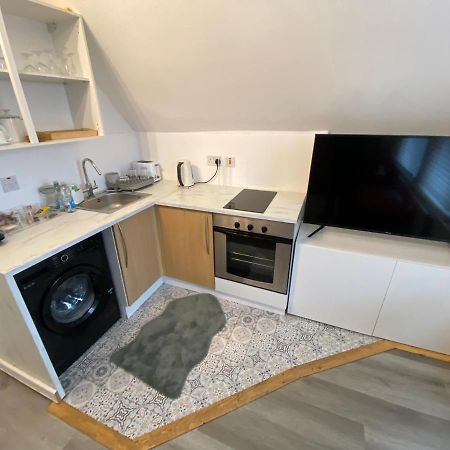 Апартаменты Cosy Flat In Лондон Экстерьер фото